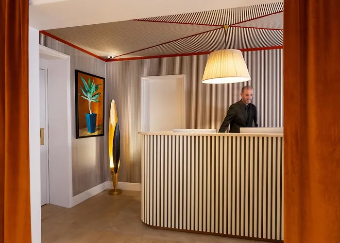 Almarine Eiffel Hotel & Spa By Malone